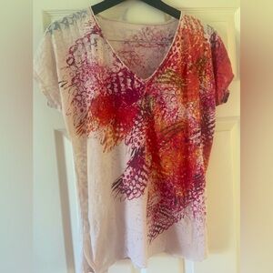 Pretty Calvin Klein tshirt with metallic detail